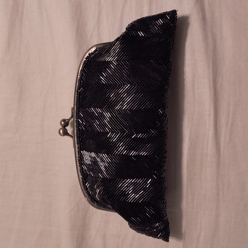 🆕The Limited Black Beaded Clutch